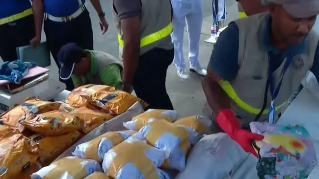 மீன்பிடிப் படகிலிருந்து 300 கிலோ ஹெரோயின் பறிமுதல்